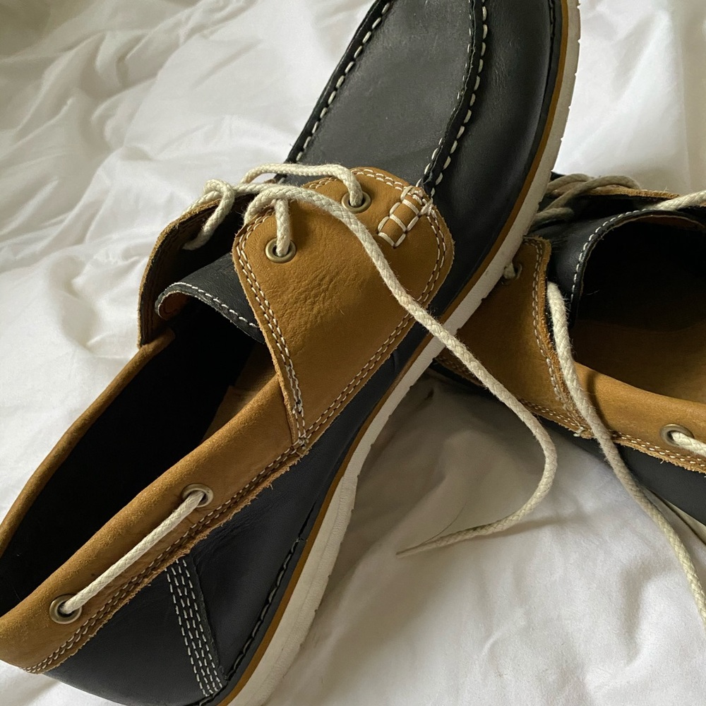 WORN ONCE: MEN'S ATLANTIS BREAK LEATHER BOAT SHOES